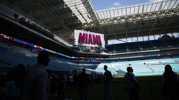 En el Pro Bowl, las estrellas de la NFL rinden tributo al ex estrella de los Lakers, mientras en Miami aterrizan Kansas City y San Francisco.