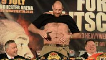 Tyson Fury muestra sus &#039;michelines&#039;.