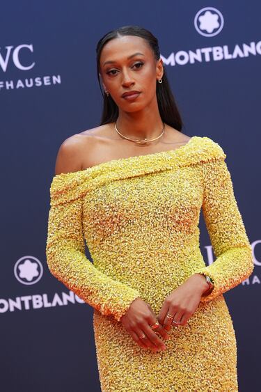 La atleta española Ana Peleteiro posa a su llegada a la ceremonia de entrega de los Premios Laureus.