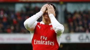 En Inglaterra preocupa el nivel de Alexis: "Jugó su peor partido"