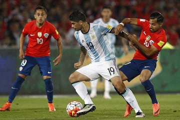 El 24 de marzo de 2016, Rabello jugó 48 minutos en la caída 2-1 ante Argentina.