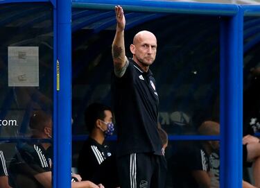 El exjugador neerlandés vistió las camisetas de PSV Eindhoven,  Manchester United, AC Milan y Ajax. Ahora se desempañado como entrenador. 