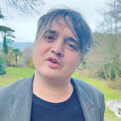 El cantante Pete Doherty, ex de Kate Moss, casi pierde los dos pies por la heroína