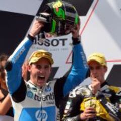 Pol Espargaró logra la victoria en Australia y se coloca líder