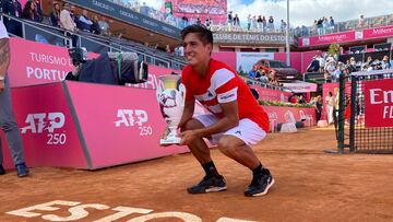 Sebastián Báez se corona por primera vez en su carrera al ganar el ATP de Estoril tras vencer a Tiafoe en la final