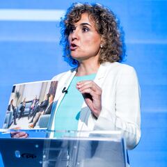 ¿A qué se dedicaba Dolors Montserrat (PP) antes de ser política, qué formación tiene y cuál es su profesión?