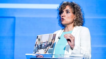 La candidata del PP al Parlamento Europeo para el 9J, Dolors Montserrat, interviene durante un debate electoral, a 3 de junio de 2024, en Madrid (España). El debate a seis de los candidatos a las elecciones al Parlamento Europeo del próximo domingo 9 de junio ha sido organizado por ‘El País’ y la ‘Cadena SER’.
03 JUNIO 2024;DEBATE;ELECCIONES EUROPEAS;9J
Claudio Álvarez / EL PAÍS
03/06/2024