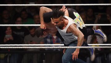 El ex portero del Werder Bremen Tim Wiese debut&oacute; con victoria en la WWE, la &quot;Champions League&quot; del wrestling.