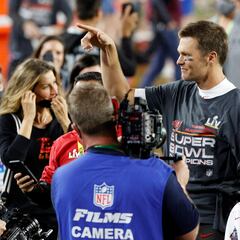 What did Tom Brady say about his divorce and rough start to the season on his podcast?