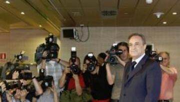 Florentino anuncia el adiós de Pellegrini y la llegada de Mou