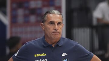 Spain's coach Sergio Scariolo reacts during the FIBA Basketball World Cup 2023 group stage match between Spain and Ivory Coast in Jakarta, Indonesia, 26 August 2023.