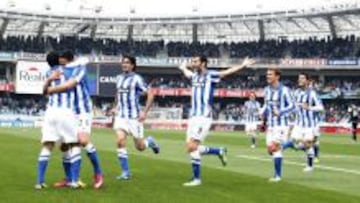 La Real celebrando un gol en Anoeta.