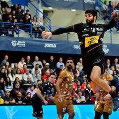 Álex Dujshebaev se gana el puesto de central