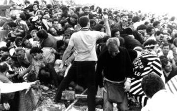 El 29 de mayo de 1985 se disputó la final de Copa de Europa más triste, entre la Juventus y el Liverpool. Minutos antes del pitido inicial, ambas hinchadas empezaron a insultarse y a lanzarse objetos. Los seguidores británicos trataron de invadir la zona 