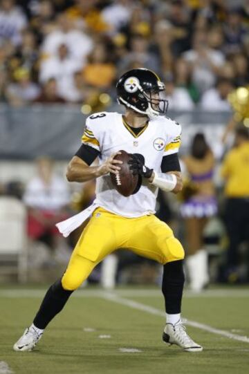 Como ya he dicho antes, ambos equipos estuvieron plagados de suplentes. Landry Jones, el tercer quarterback de los Steelers, fue el que llevó las riendas del ataque en el equipo de Pittsburgh. Su homólogo en los Vikings fue Mike Kafka.