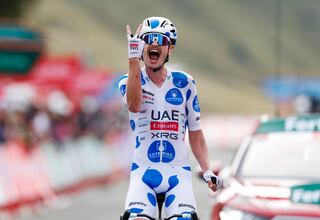 Ayuso trabaja y Almeida ataca, pero el jefe es Vingegaard