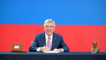 El presidente del COI Thomas Bach, durante un evento en Saint-Denis a un año del inicio de los Juegos Olímpicos de París 2024.