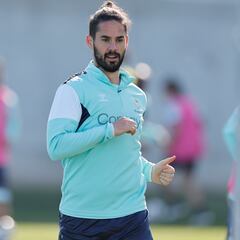 Isco bromea con Ramos: “Seguro que en el campo me da algún palo que otro...”