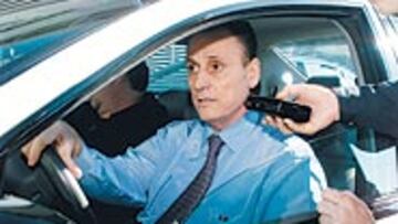 <b>TOMA EL MANDO</b>. Lopera apareció por el vestuario para dejar claro su apoyo a Víctor, aunque los resultados pueden cambiar las cosas.