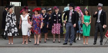 Ascot vuelve lleno de looks extravagantes y mucho glamour