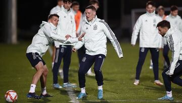 Antonio Blanco y Sergio Gómez, en un entrenamiento con la Selección Sub-21.