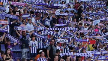 Valladolid 13/4/2024. 35 jornada de la liga HYPERMOTION  entre Real Valladolid CF - CD ELDENSE. 
afición del Valladolid 
Photogenic/Miguel Ángel Santos