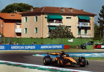 El McLaren de Oscar Piastri durante la clasificaci¨®n. El australiano fue el m¨¢s r¨¢pido del s¨¢bado.