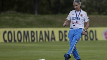 El técnico Carlos 'Piscis' Restrepo, quien dirigió durante varios años en Costa Rica, analizó el fútbol de ese país y el presente de la Selección Colombia.