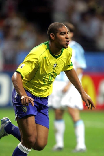 El conjunto ‘verdeamarela’ llegaba como campeona del mundo tres años atrás y Adriano fue el tercer jugador en la historia del torneo en ser campeón de goleo y mejor jugador, cinco dianas, dos en las semifinales y dos en la final para aplastar al acérrimo rival (Argentina) y darle a Brasil su segunda Copa Confederaciones.