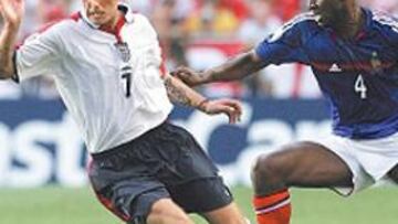 <b>ENTRE LOS GRANDES.</b> Beckham, ayer en el Francia-Inglaterra de la Euro.