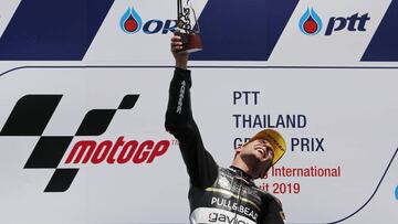 Buriram (Thailand), 06/10/2019.- Spanish Moto3 rider Albert Arenas of Gaviota Angel Nieto Team celebrates on a podium after winning the Motorcycling Grand Prix of Thailand at Chang International Circuit, Buriram province, Thailand, 06 October 2019. (Motociclismo, Ciclismo, Tailandia) EFE/EPA/PONGMANAT TASIRI