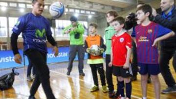 Alexis Sánchez busca su "doble" a través de un particular concurso.