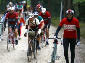 La carrera se creó en 1997 para salvaguardar la Strade Bianche de la Toscana. Empieza y termina en Gaiole, pueblo de la provincia de Siena.