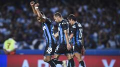 El líder Racing golea con gran actuación de Arias y Díaz