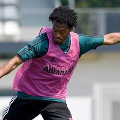 Cuadrado y plantilla de Juventus dan negativo para COVID-19