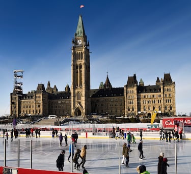 Población: algo más de 1.000.000 de habitantes | Temperatura media en enero: entre -5°C. y -14°C.