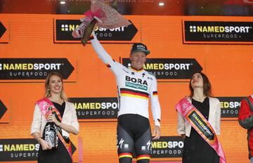 Ackermann ganó el esprint de Terracina en un bello duelo con Fernando Gaviria.