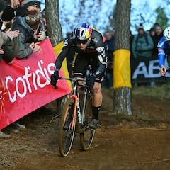 Van Aert y Van der Poel: el pulso final para vestir el arcoíris