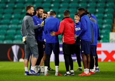 Las tres incógnitas que mantiene Marcelino en su once de Glasgow