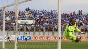 Lobos debutó en la fecha pasada ante la U y recibió el único gol del partido.