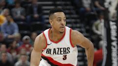 GFX10. SALT LAKE CITY (EE.UU.), 23/02/2018.- El jugador CJ McCollum de Portland Trail Blazers en acci&oacute;n durante un partido de la NBA disputado entre Utah Jazz y Portland Trail Blazers hoy, viernes 23 de febrero de 2018, en el Energy Solutions Arena de la ciudad de Salt Lake City, en Utah (EE.UU.). EFE/GEORGE FREY