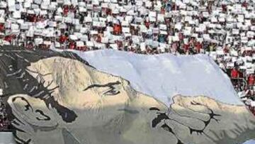 <b>PURA PASIÓN. </b>Los Biris volvieron a lucir su creatividad el día que pintaron el rostro de Antonio Puerta en el Gol Norte. Fue su homenaje. Un espectáculo.