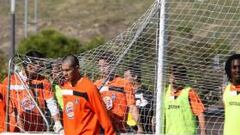 Geta-Stuttgart: frío en la grada, ardor en el césped