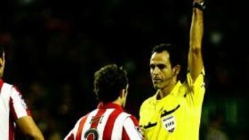 El Athletic, con nueve, saca tres puntos ante el Almería