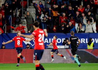 2-0. Bryan Zaragoza celebra el tanto que anota en el minuto 27 de partido.