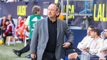 Rafa Benítez durante el partido contra el Cádiz.