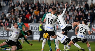 El Burgos seca al Racing de Ferrol y mira a la promoción