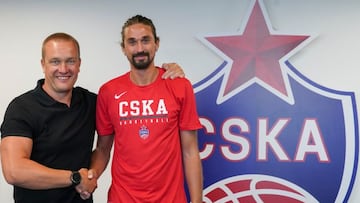 El jugador del CSKA de Mosc¨², Aleksei Shved, fue brutalmente agredido por cuatro aficionados a la salida de un restaurante. Se encuentra en el hospital.