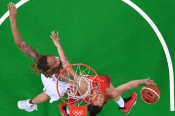 Brittney Griner y Laura Nicholls.