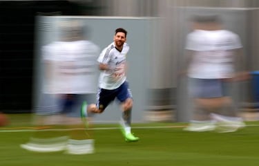 Argentina pressure on Messi has increased, claims Zanetti